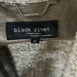 Like new- worn once. Beautiful medium weight jacket. $40 metallic gray/taupe.